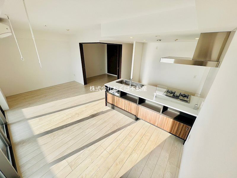 �y���ԁE���r���O�z�@