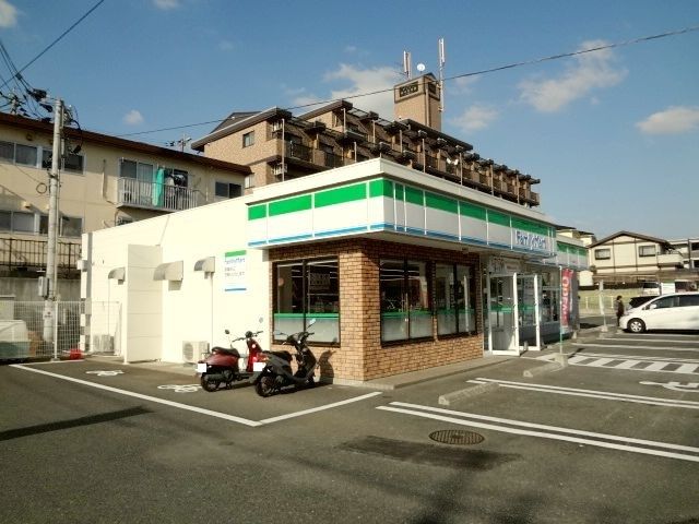 �y���̑��z�@�t�@�~���[�}�[�g�����U���ړX�܂�470m