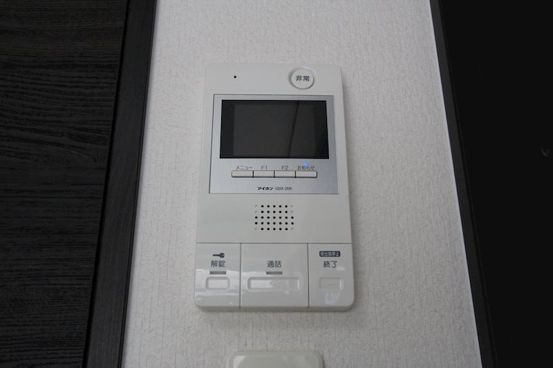 �y�Z�L�����e�B�z�@