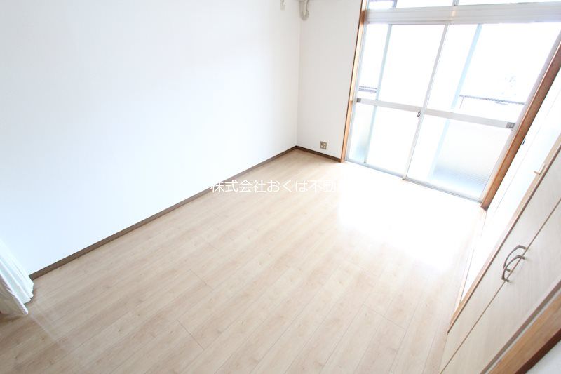 �y���ԁE���r���O�z�@