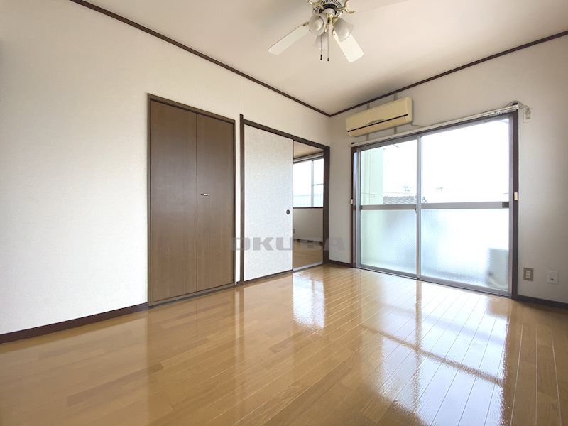 �y���ԁE���r���O�z�@