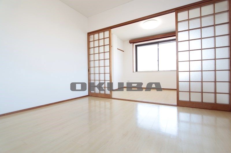 �y���ԁE���r���O�z�@