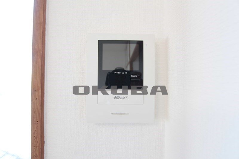 �y�Z�L�����e�B�z�@