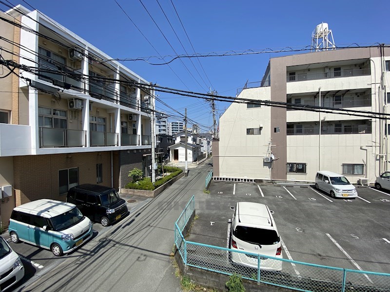 �y���]�z�@