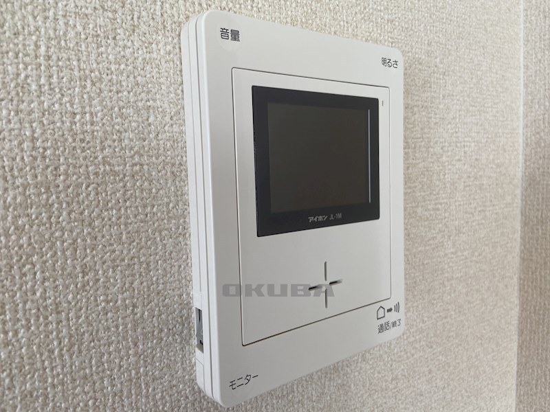 �y�Z�L�����e�B�z�@