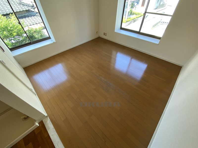 �y���ԁE���r���O�z�@