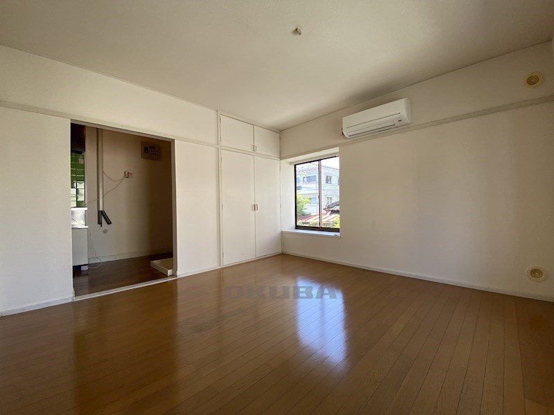 �y�����E���r���O�z�@