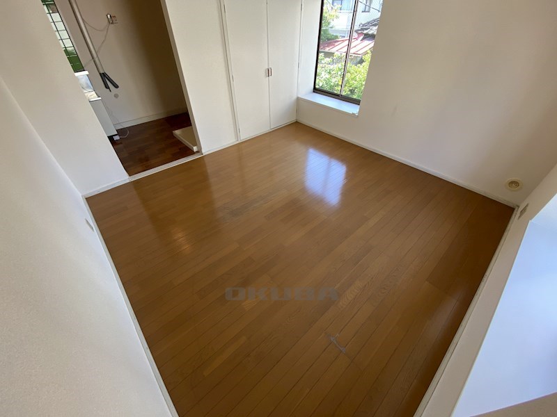 �y�����E���r���O�z�@