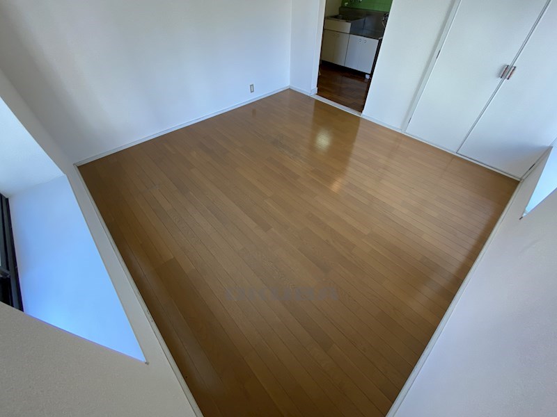 �y�����E���r���O�z�@