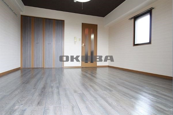 �y���ԁE���r���O�z�@