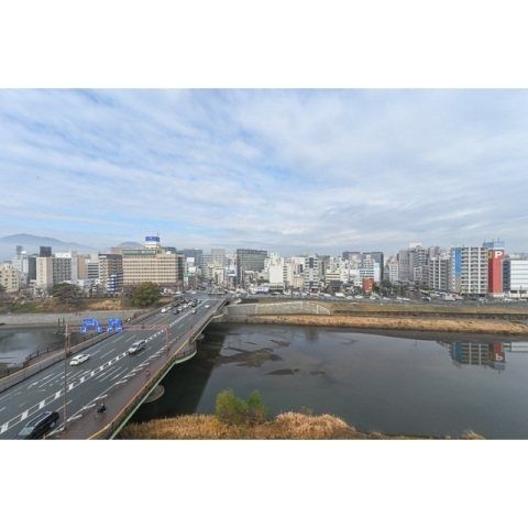 �y���]�z�@