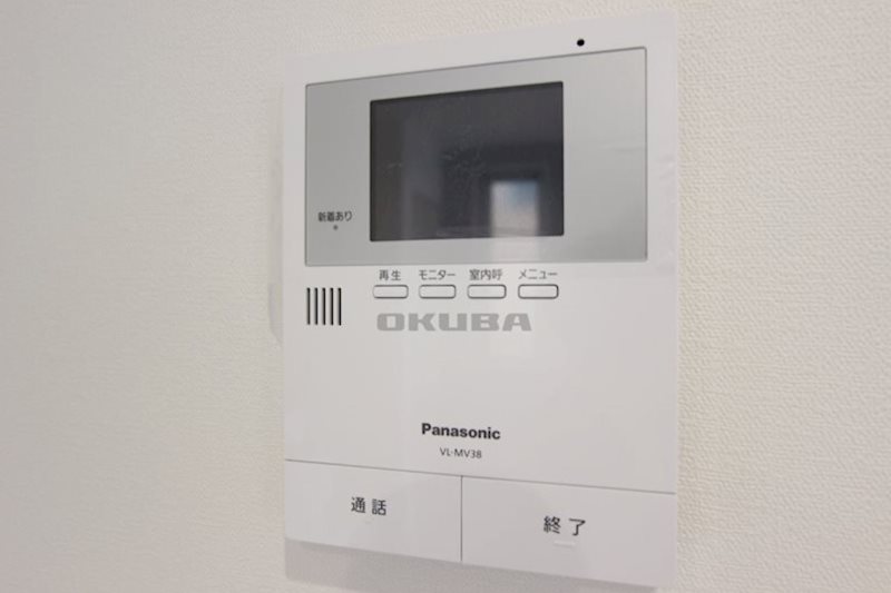 �y�Z�L�����e�B�z�@