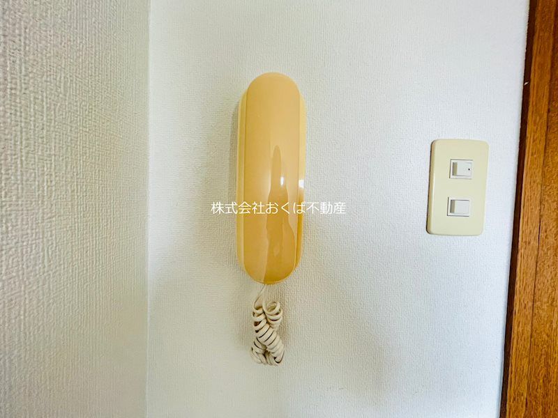 �y�Z�L�����e�B�z�@