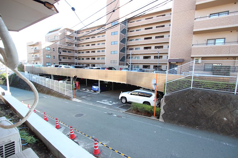 �y���]�z�@