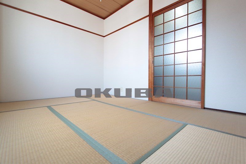 �y���ԁE���r���O�z�@