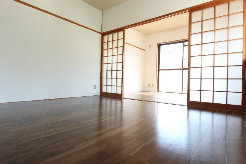 �y���ԁE���r���O�z�@