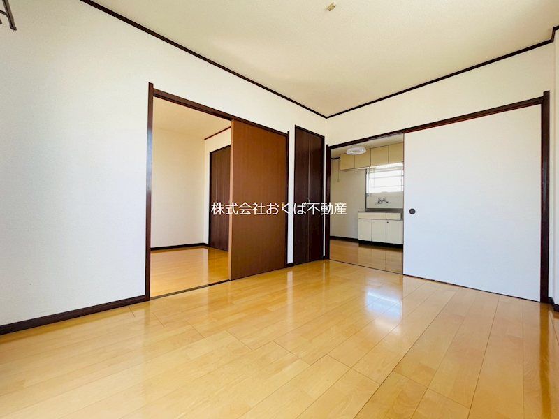 �y���ԁE���r���O�z�@