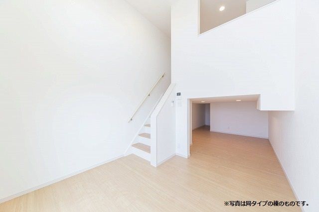 �y���ԁE���r���O�z�@