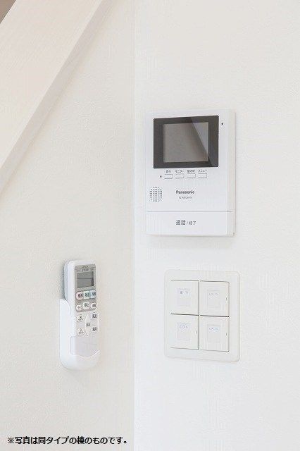 �y�Z�L�����e�B�z�@