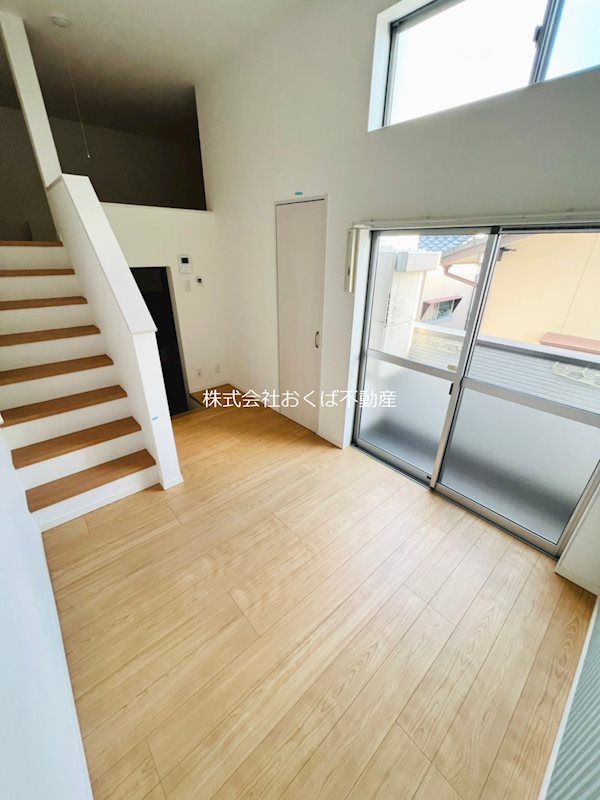 �y���ԁE���r���O�z�@