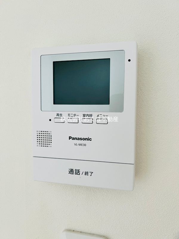 �y�Z�L�����e�B�z�@