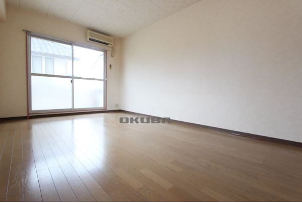 �y���ԁE���r���O�z�@