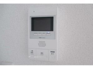 �y�Z�L�����e�B�z�@