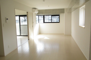 �y���ԁE���r���O�z�@