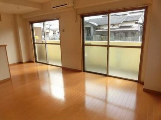 �y���ԁE���r���O�z�@