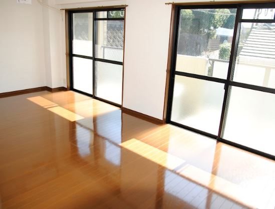 �y���ԁE���r���O�z�@