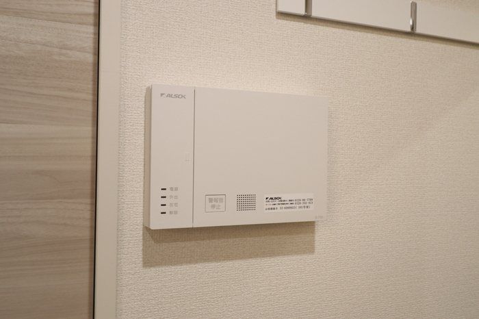 �y�Z�L�����e�B�z�@