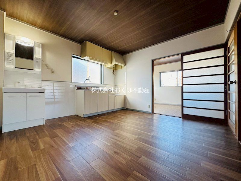 �y���ԁE���r���O�z�@