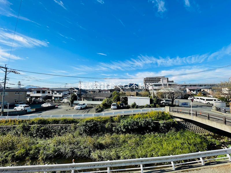 �y���]�z�@