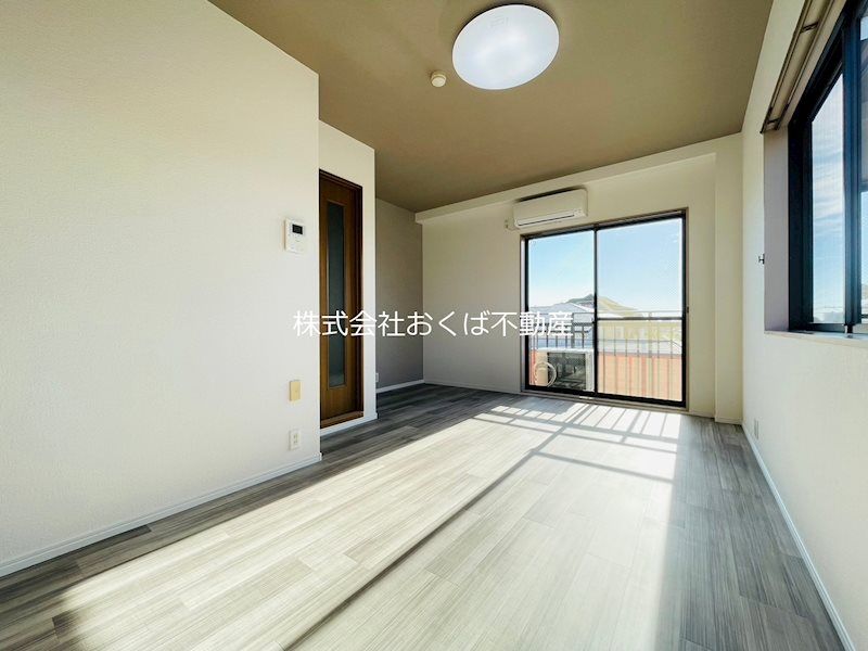 �y���ԁE���r���O�z�@