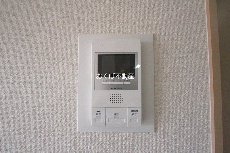 �y�Z�L�����e�B�z�@