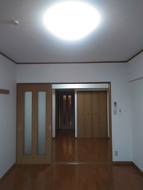 �y���ԁE���r���O�z�@