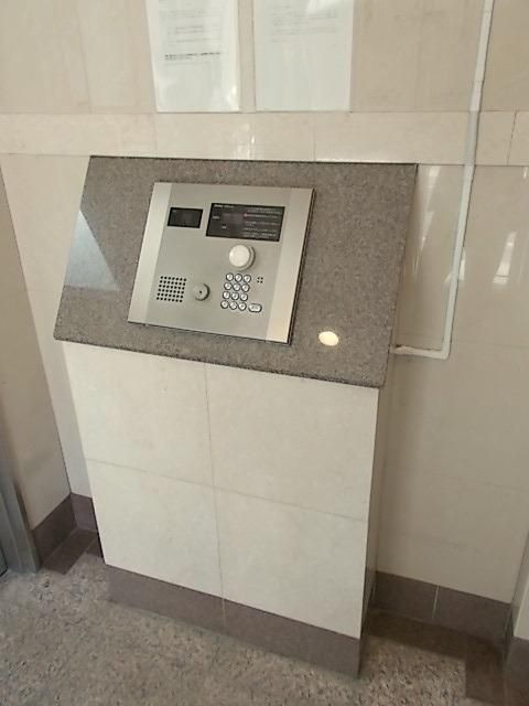 �y�G���g�����X�z�@