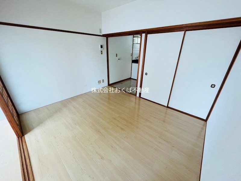 �y���ԁE���r���O�z�@