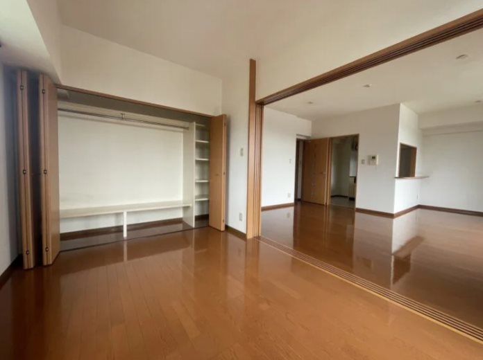 �y���ԁE���r���O�z�@