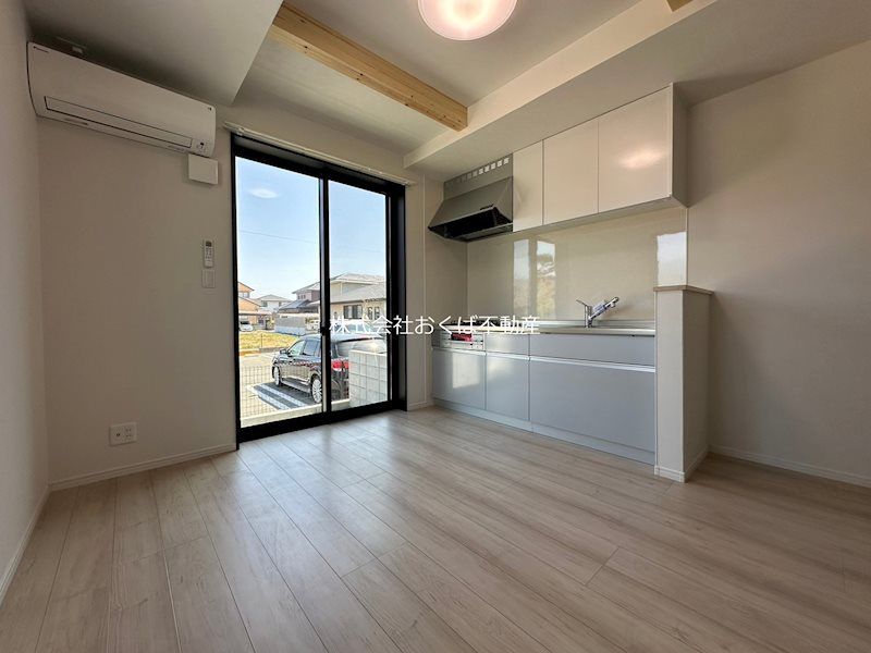 �y���ԁE���r���O�z�@