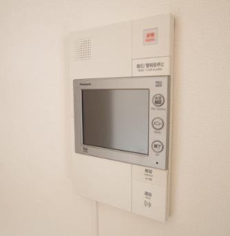 �y�Z�L�����e�B�z�@