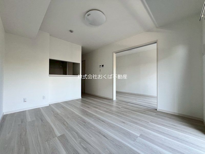 �y���ԁE���r���O�z�@