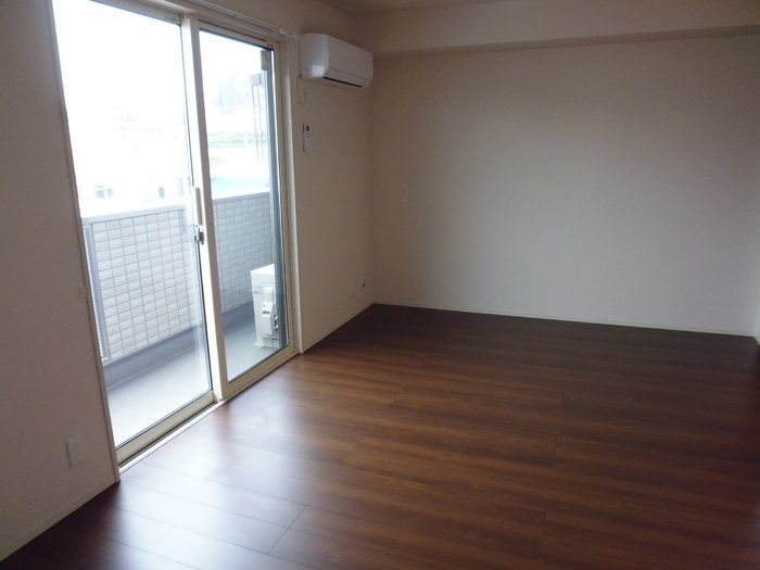 �y���ԁE���r���O�z�@