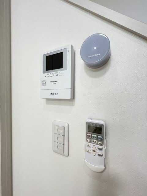 �y�Z�L�����e�B�z�@