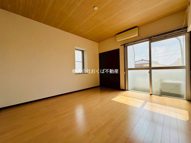 �y���ԁE���r���O�z�@