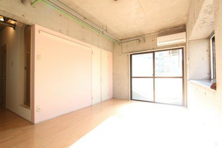 �y���ԁE���r���O�z�@