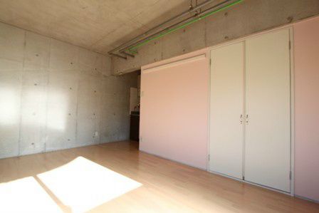 �y�����E���r���O�z�@