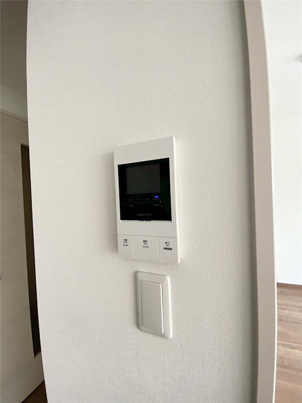 �y�Z�L�����e�B�z�@