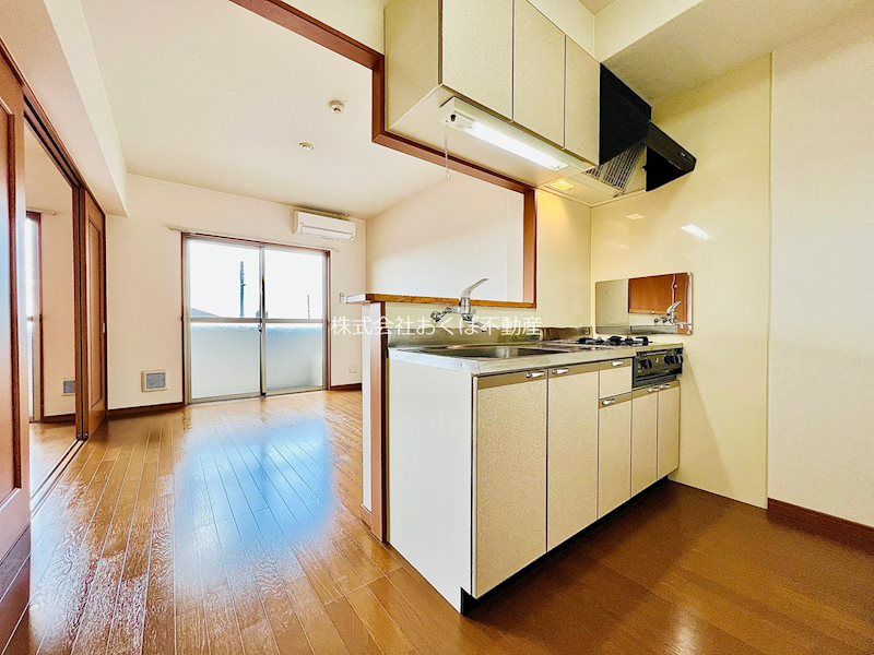 �y�L�b�`���z�@