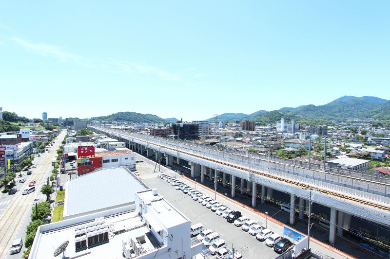 �y���]�z�@